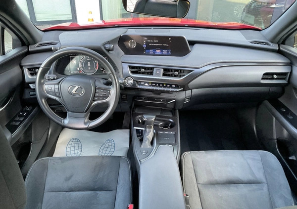 Lexus UX cena 129900 przebieg: 30760, rok produkcji 2020 z Kraków małe 466